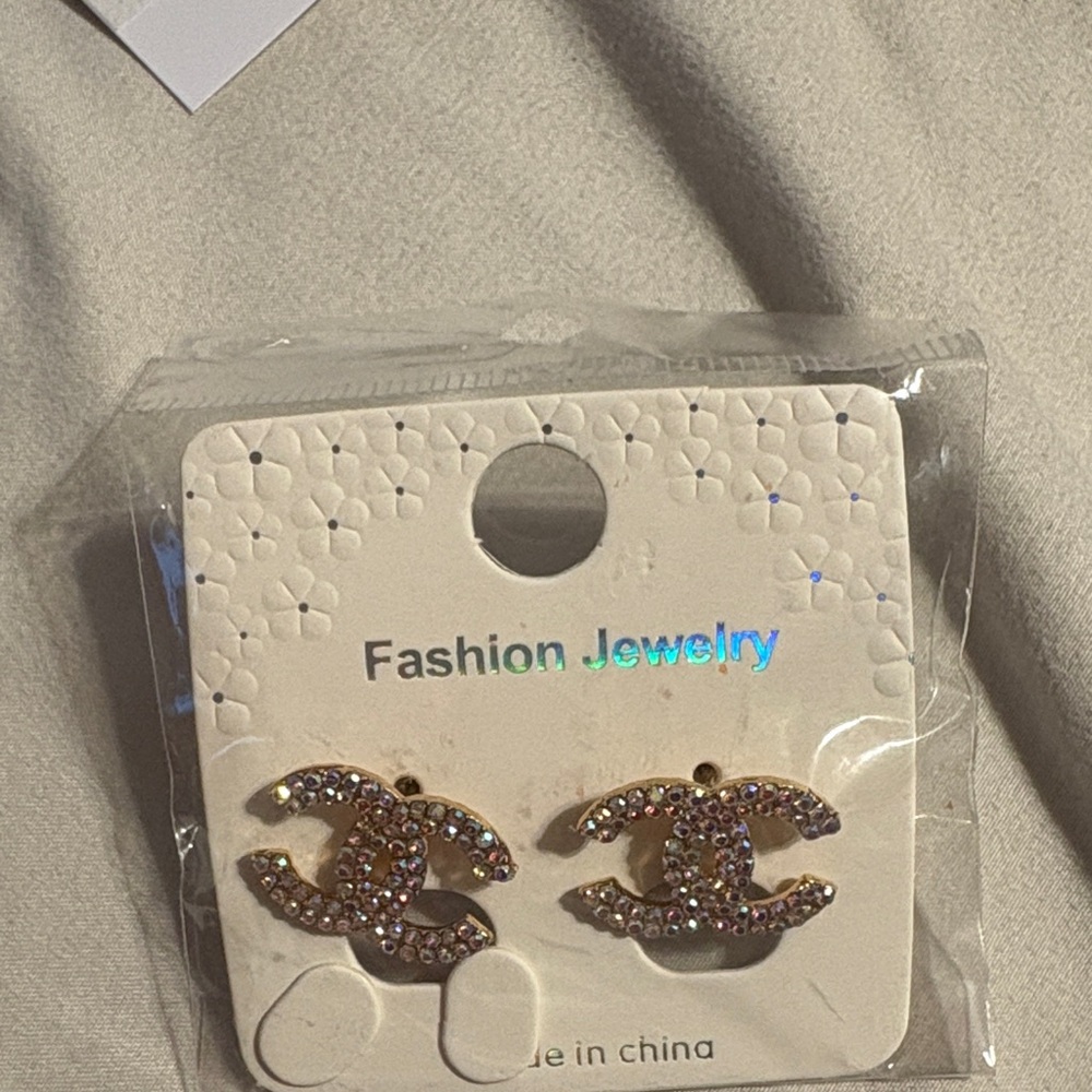 Elegant Gold and Silver Fashion Earrings